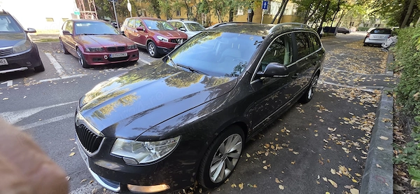 SKODA Superb 2011 — imagine 2