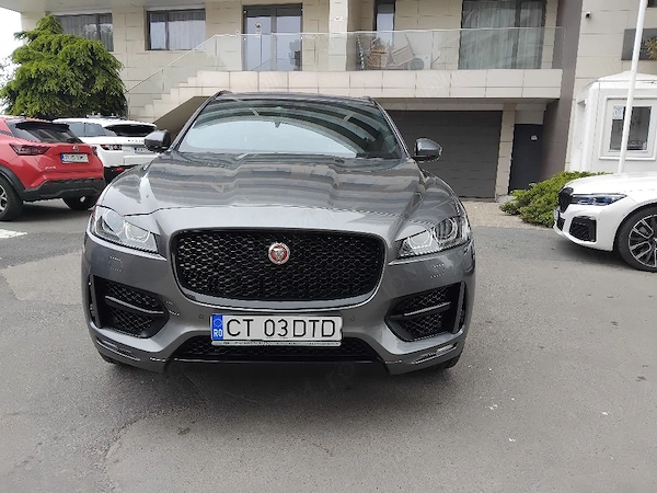 Jaguar F-PACE