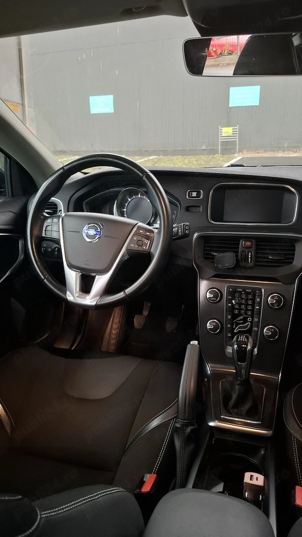 VOLVO V40 2015 — imagine 5