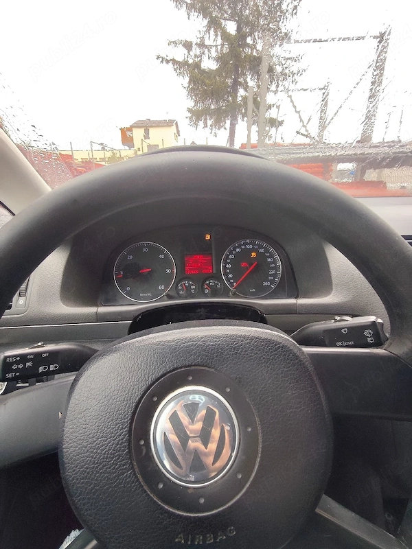VOLKSWAGEN Touran 2005 — imagine 3