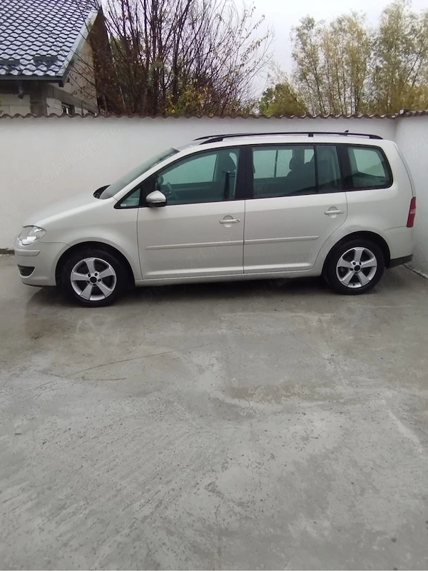 VOLKSWAGEN Touran 2009 — imagine 3