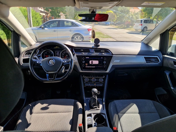 VOLKSWAGEN Touran 2018 — imagine 9