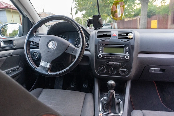 VOLKSWAGEN Golf 2006 — imagine 5