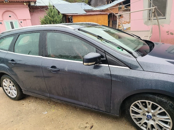 FORD Focus 2011 — imagine 2