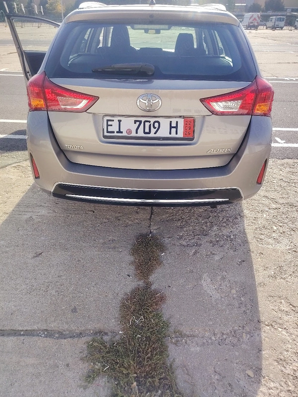 TOYOTA Auris 2014 — imagine 3