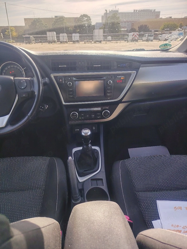 TOYOTA Auris