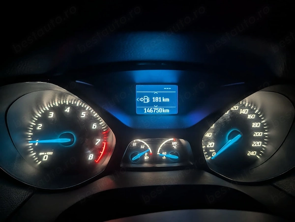 FORD Focus 2012 — imagine 8