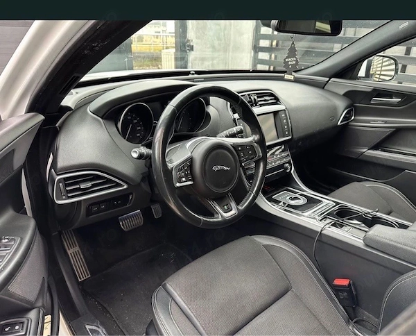 JAGUAR XE 2017 — imagine 5