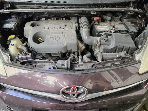 TOYOTA Verso-S 2012 — imagine 5