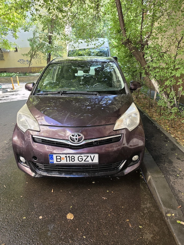TOYOTA Verso-S 2012 — imagine 3