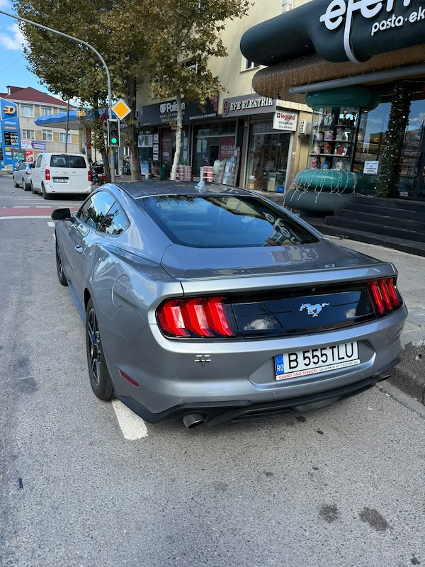 FORD Mustang 2021 — imagine 3