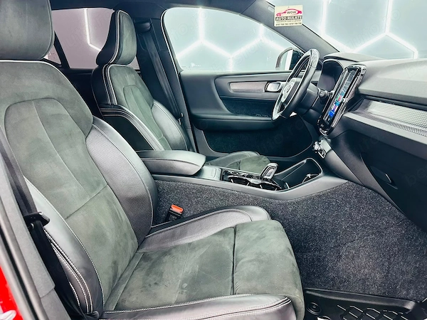 VOLVO XC40 2018 — imagine 17