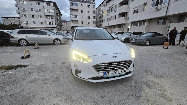 FORD Focus 2019 — imagine 5