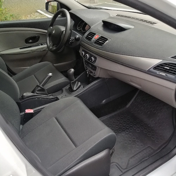 RENAULT Megane 2011 — imagine 4
