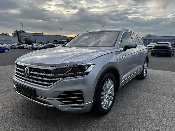 VOLKSWAGEN Touareg 2018 — imagine 3