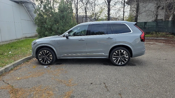 VOLVO XC90 2025 — imagine 4