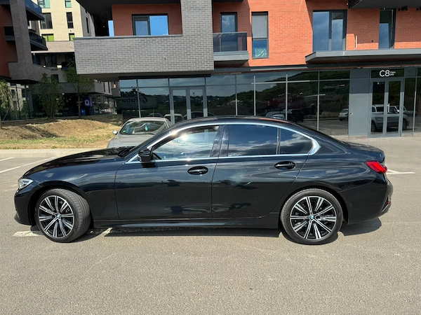 BMW Seria 3 2020 — imagine 3