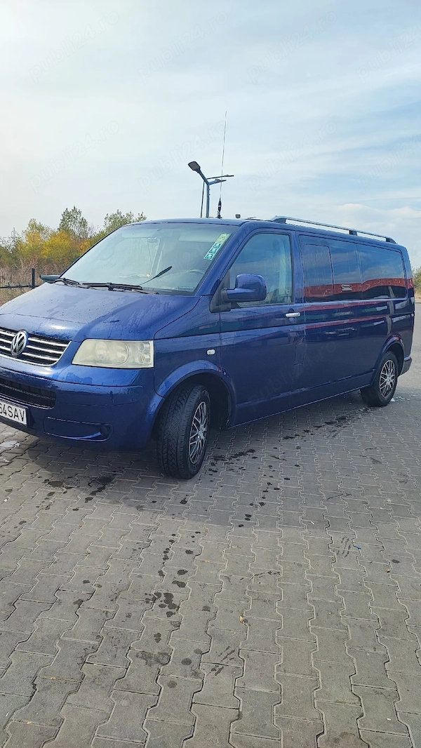 VOLKSWAGEN Caravelle