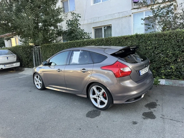 FORD Focus 2014 — imagine 3
