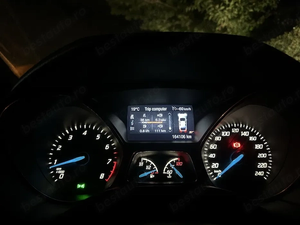 FORD Focus 2014 — imagine 8