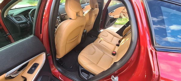 VOLVO V40 Cross Country 2016 — imagine 2