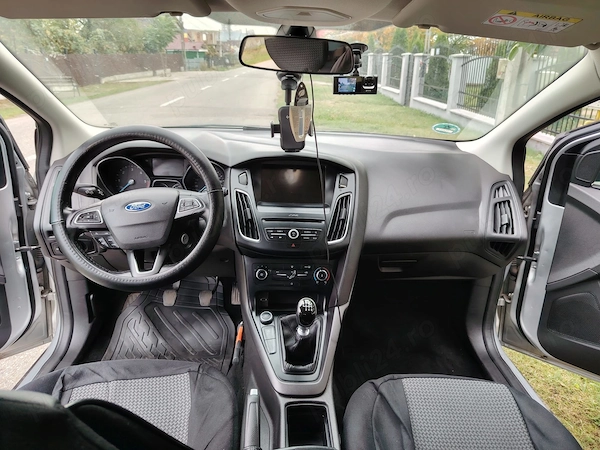 FORD Focus 2015 — imagine 5