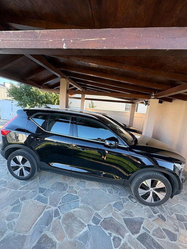 VOLVO XC40 2021 — imagine 2