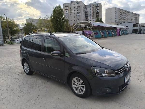 VOLKSWAGEN Touran 2015 — imagine 3