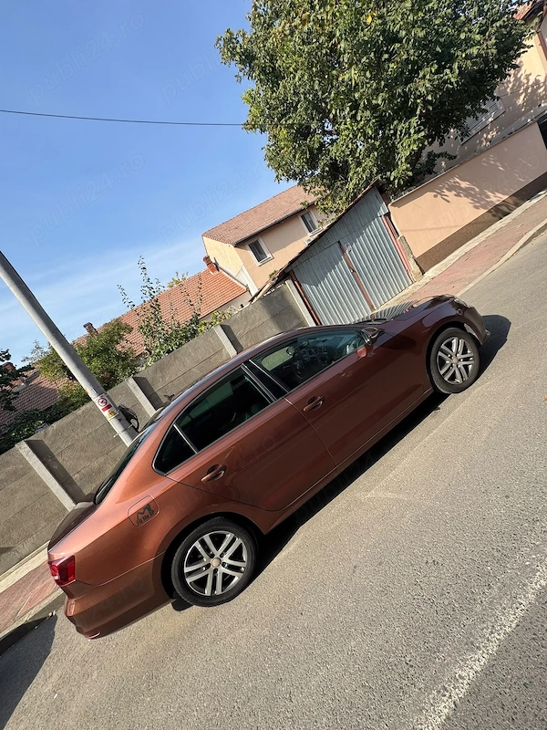 VOLKSWAGEN Jetta