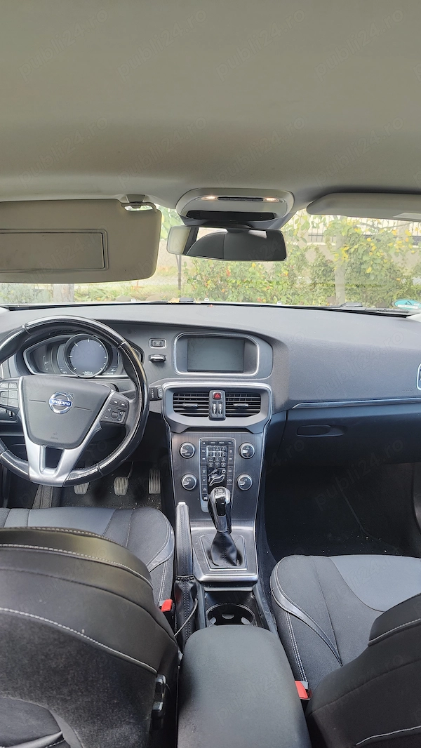 VOLVO V40 2015 — imagine 3