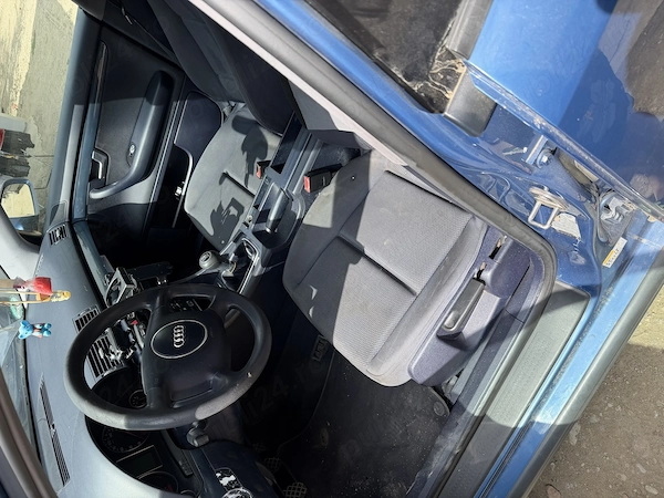 AUDI A4 2002 — imagine 4