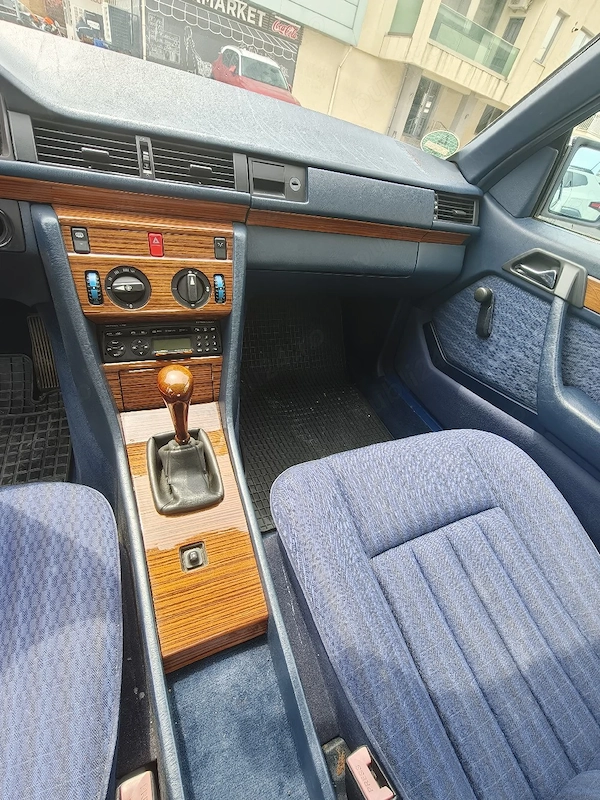 MERCEDES-BENZ E-Class 1991 — imagine 5