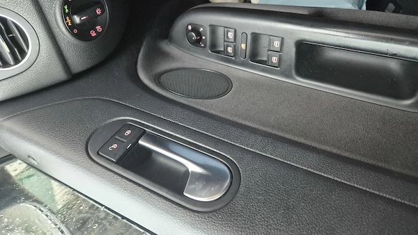 VOLKSWAGEN Golf 2010 — imagine 5