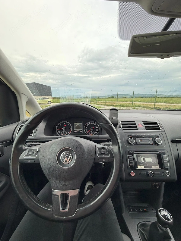 VOLKSWAGEN Touran 2011 — imagine 7