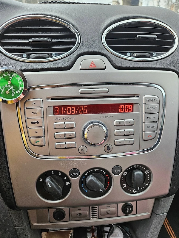FORD Focus 2010 — imagine 4
