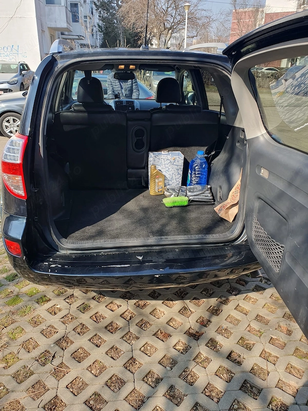 TOYOTA RAV4 2010 — imagine 3