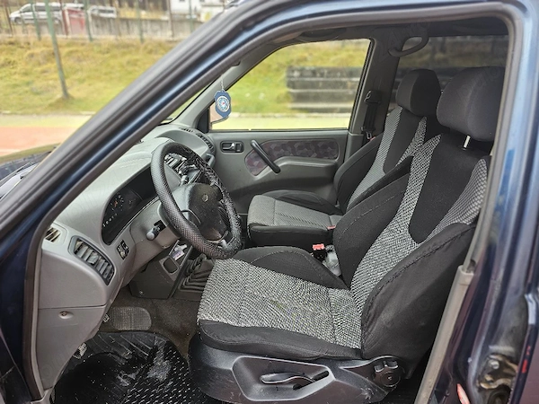 NISSAN Terrano 1995 — imagine 8