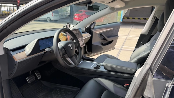 TESLA Model 3 2023 — imagine 10