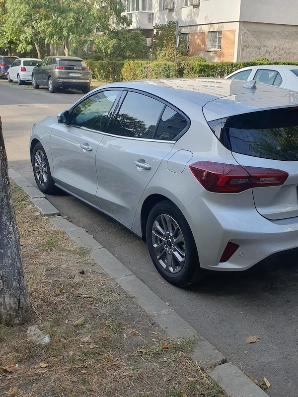 FORD Focus 2023 — imagine 5