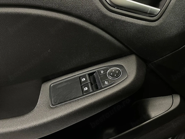 RENAULT Clio 2023 — imagine 18