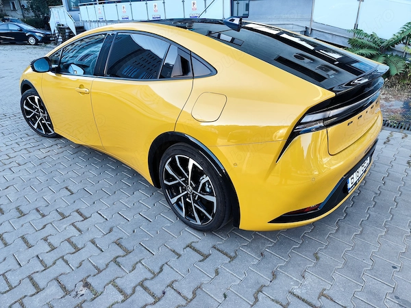 TOYOTA Prius 2025 — imagine 3
