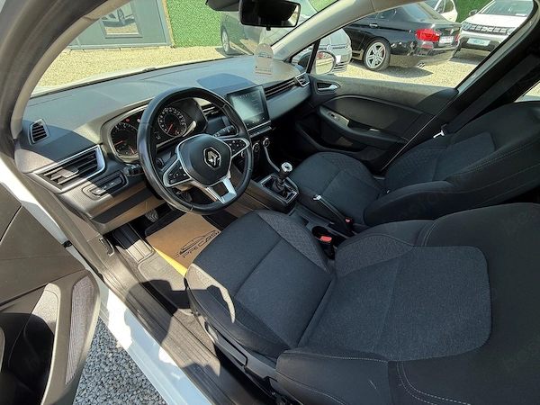 RENAULT Clio 2023 — imagine 5
