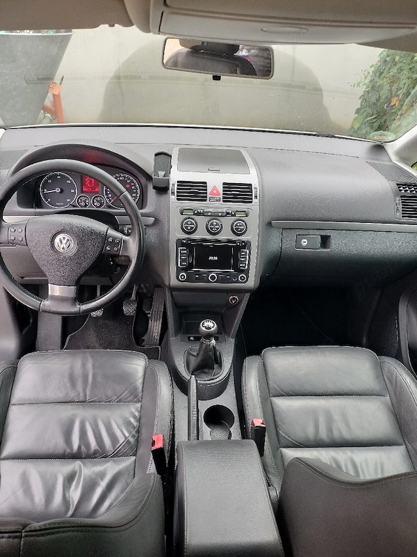 VOLKSWAGEN Touran 2009 — imagine 3