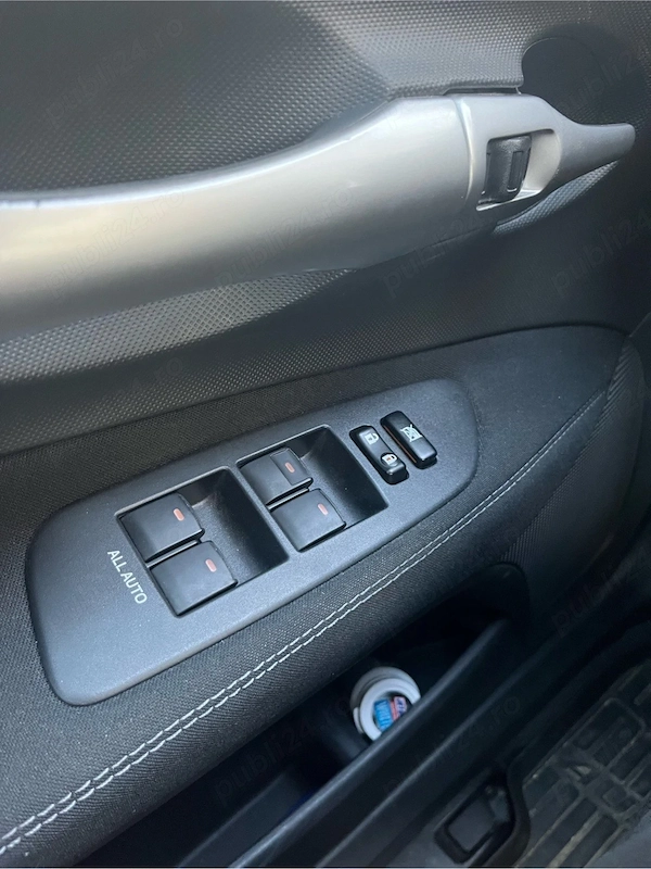 TOYOTA Auris 2012 — imagine 9