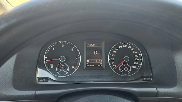 VOLKSWAGEN Touran 2015 — imagine 1