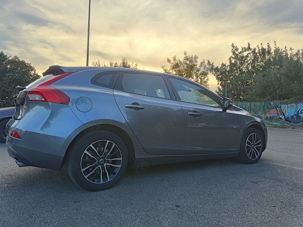 VOLVO V40 2019 — imagine 4