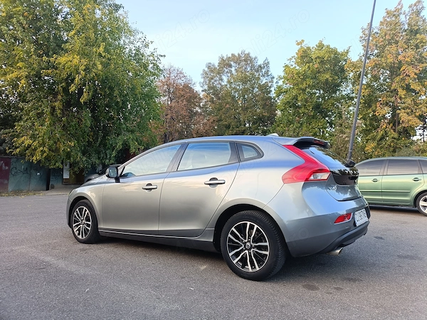 VOLVO V40 2019 — imagine 6