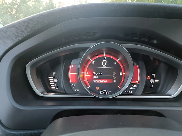 VOLVO V40 2019 — imagine 10