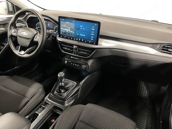 FORD Focus 2023 — imagine 8