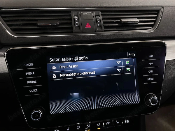 SKODA Superb 2023 — imagine 15